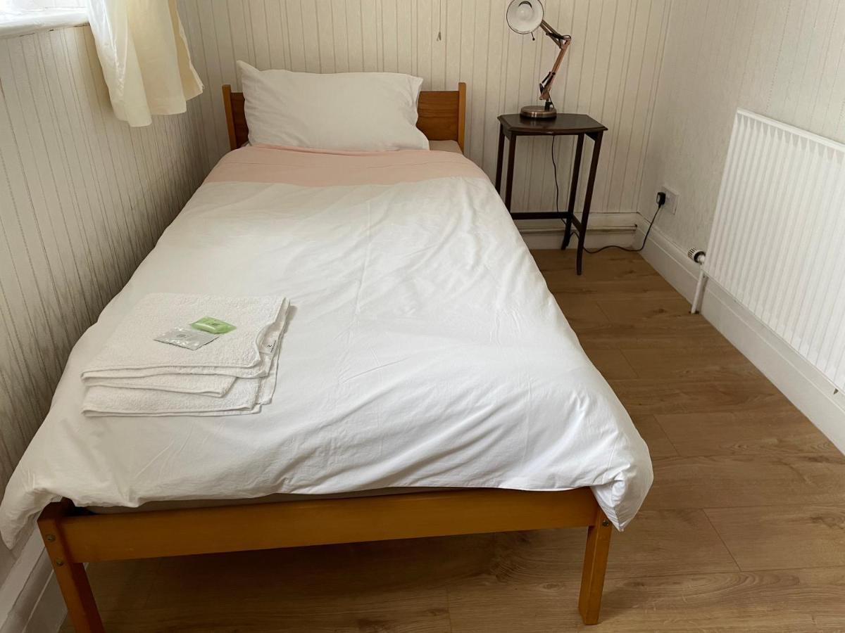 Renovated 4-Bed Home - Sleeps 9 - Parking - Spa Blackpool Ngoại thất bức ảnh