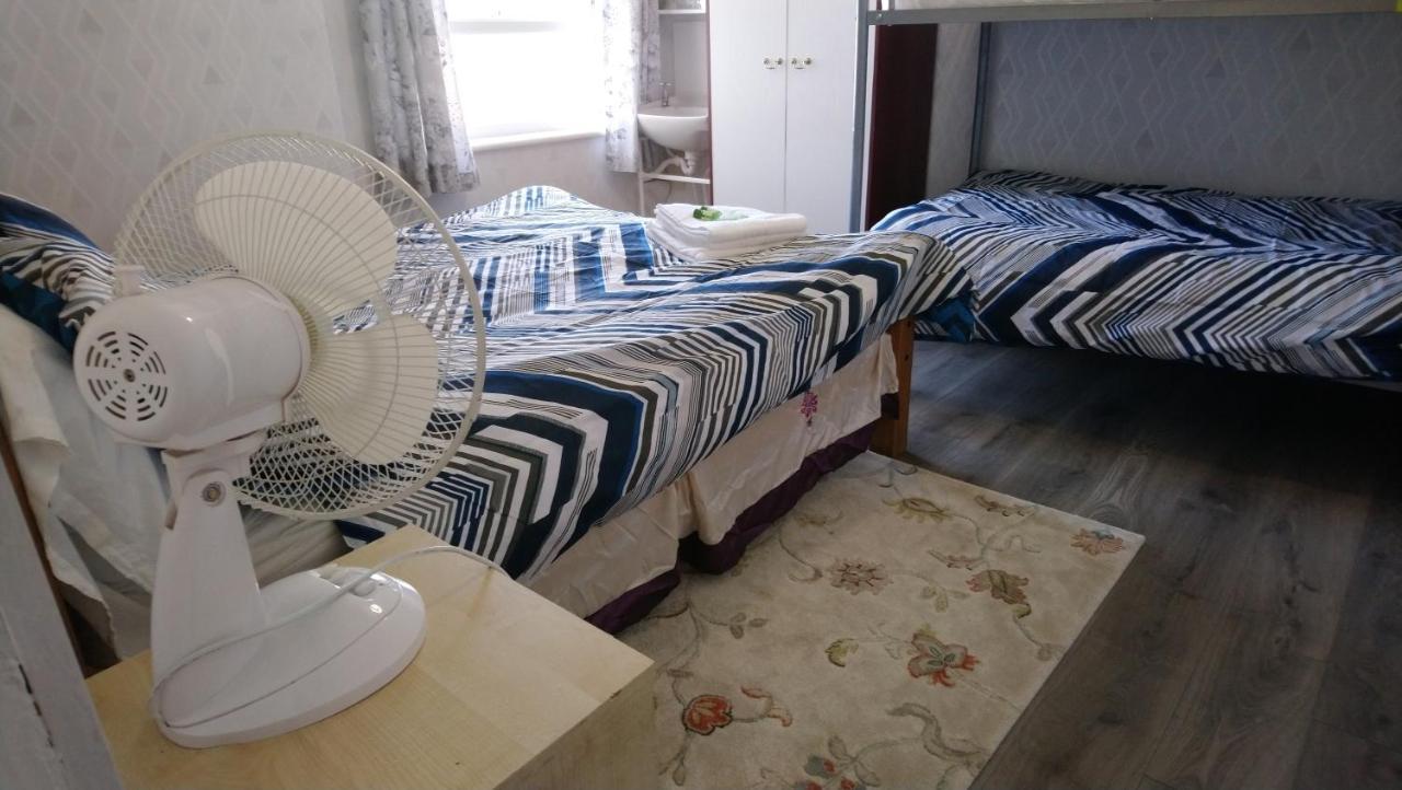 Renovated 4-Bed Home - Sleeps 9 - Parking - Spa Blackpool Ngoại thất bức ảnh