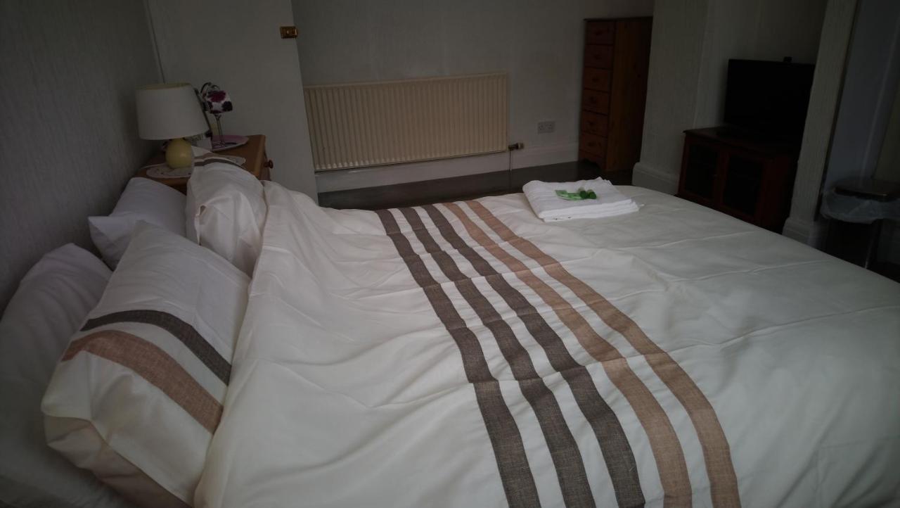 Renovated 4-Bed Home - Sleeps 9 - Parking - Spa Blackpool Ngoại thất bức ảnh