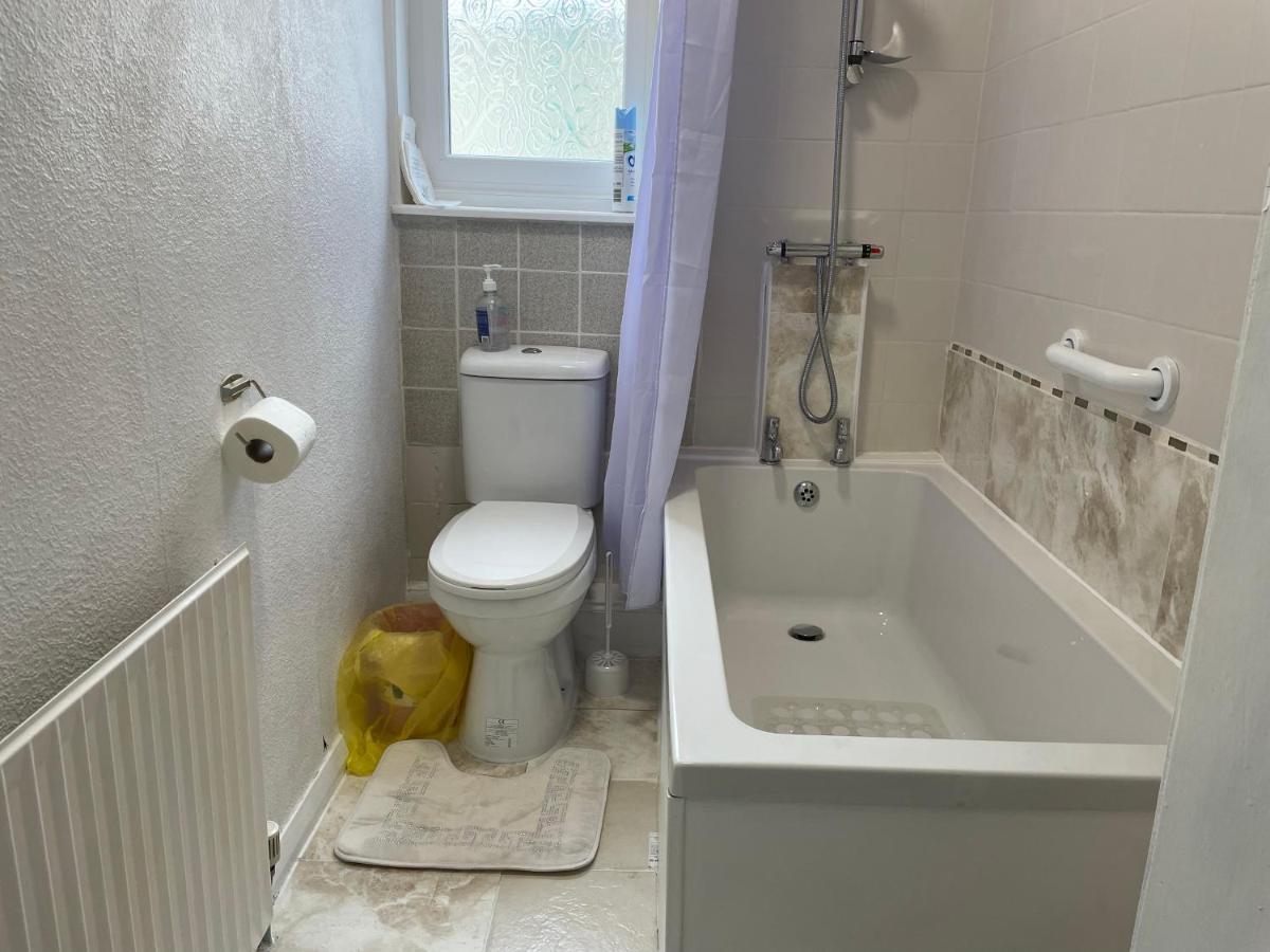 Renovated 4-Bed Home - Sleeps 9 - Parking - Spa Blackpool Ngoại thất bức ảnh