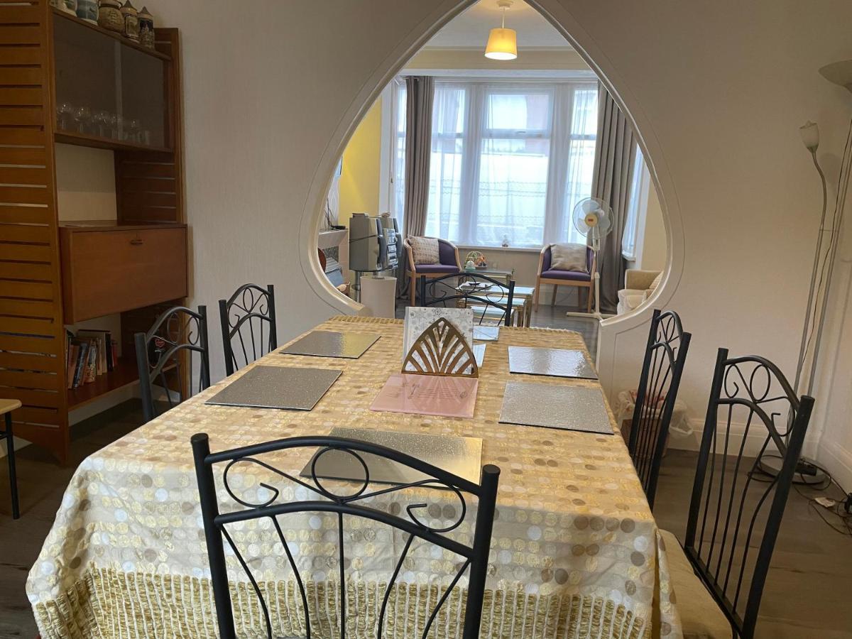 Renovated 4-Bed Home - Sleeps 9 - Parking - Spa Blackpool Ngoại thất bức ảnh